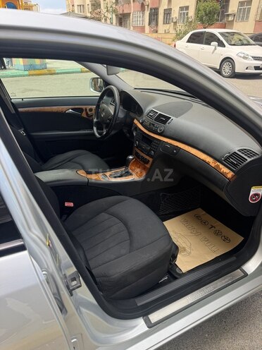Mercedes E 220-10