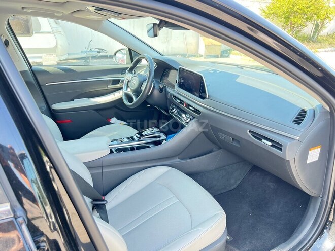 Hyundai Sonata-18