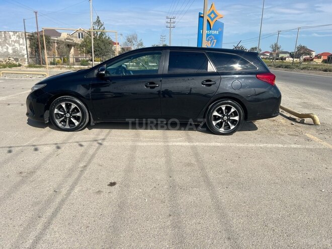 Toyota Auris-3