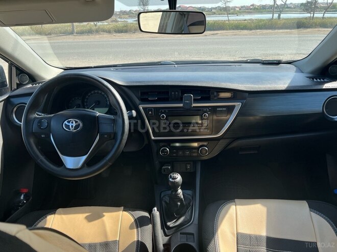 Toyota Auris-8
