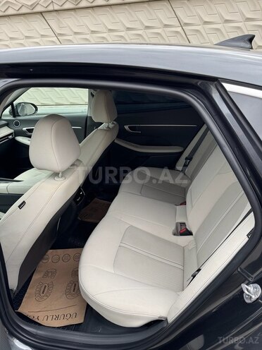 Hyundai Sonata-13