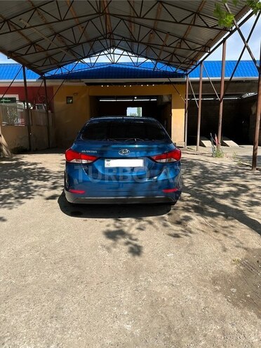 Hyundai Elantra-10