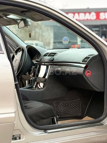 Mercedes E 200-8