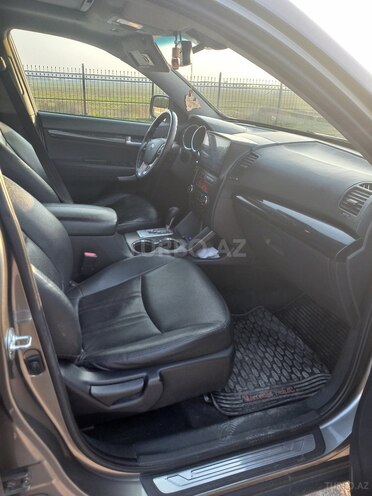 Kia Sorento-16