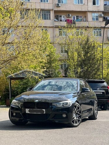 BMW 330e-1