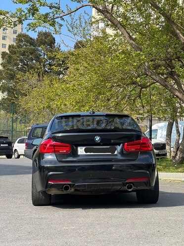 BMW 330e-4
