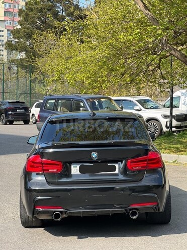 BMW 330e-6