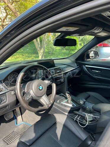 BMW 330e-7