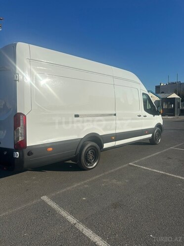 Ford Transit-3