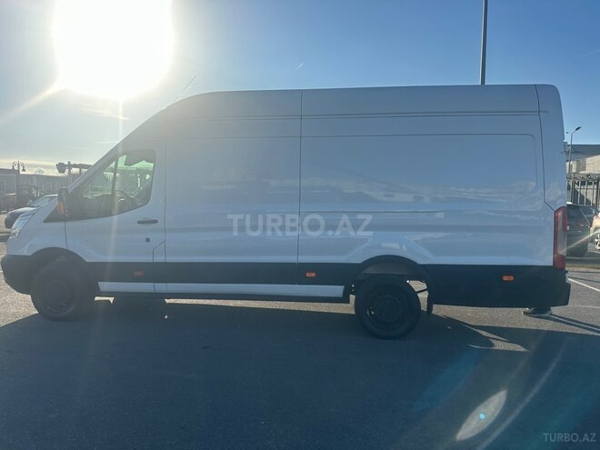 Ford Transit-5