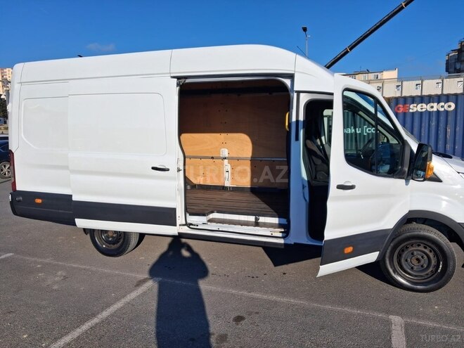 Ford Transit-14