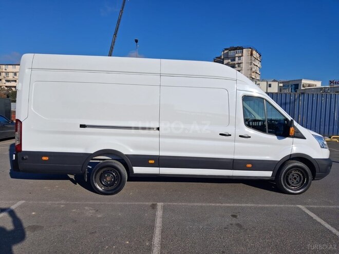 Ford Transit-19