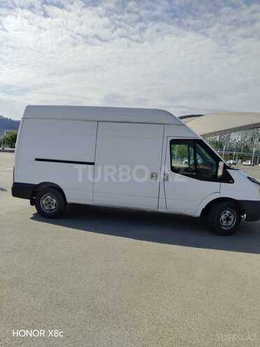 Ford Transit-10