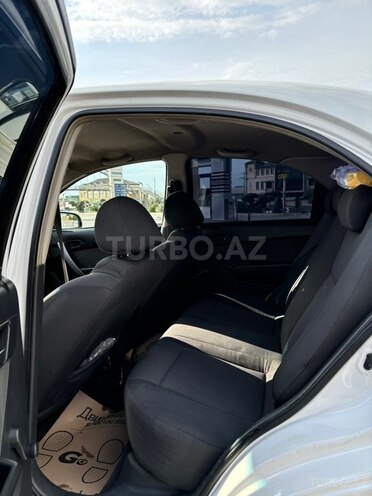 Chevrolet Aveo-5