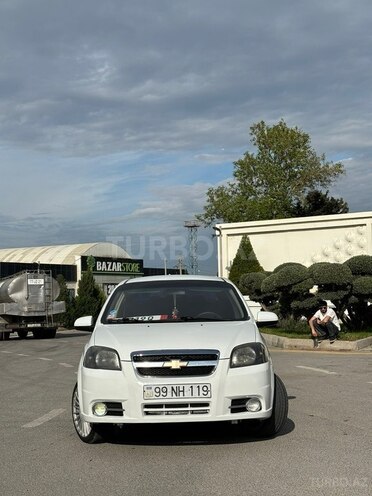 Chevrolet Aveo-3