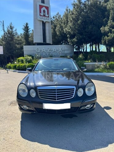 Mercedes E 220-1