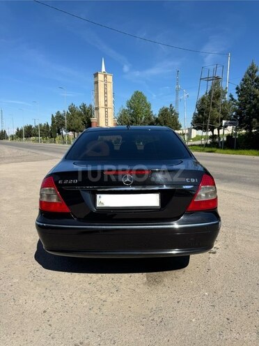 Mercedes E 220-2
