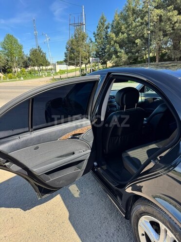 Mercedes E 220-11