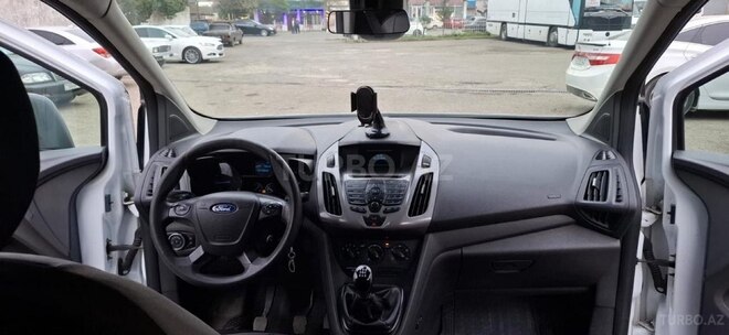 Ford Tourneo Connect-11