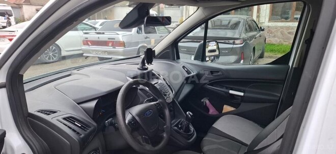 Ford Tourneo Connect-8