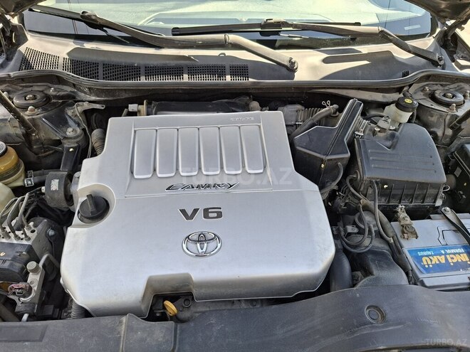 Toyota Camry-12