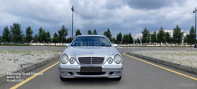 Mercedes E 240-3