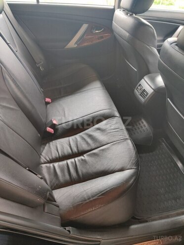 Toyota Camry-12
