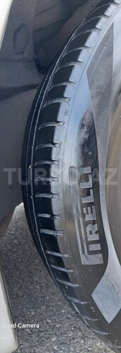 Mercedes E 240-11