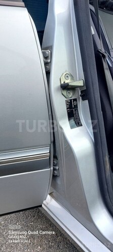 Mercedes E 240-15