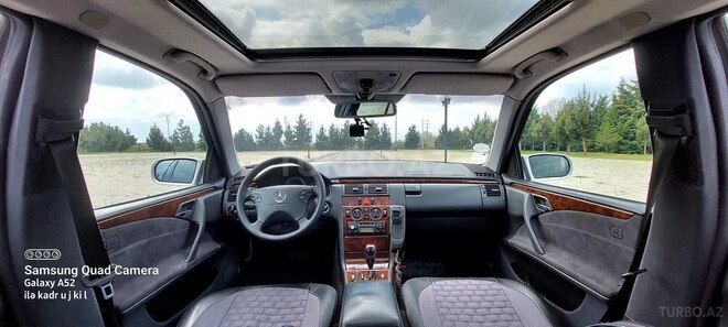 Mercedes E 240-18