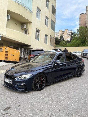 BMW 330-1