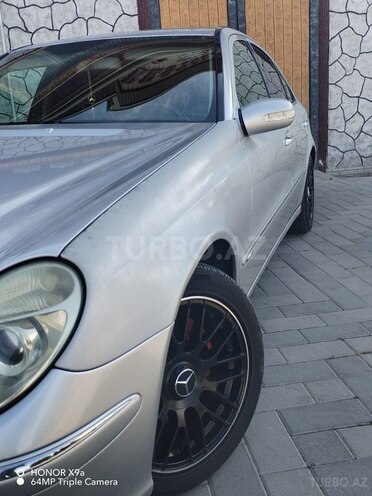 Mercedes E 220-10