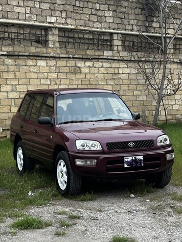 Toyota RAV4-1
