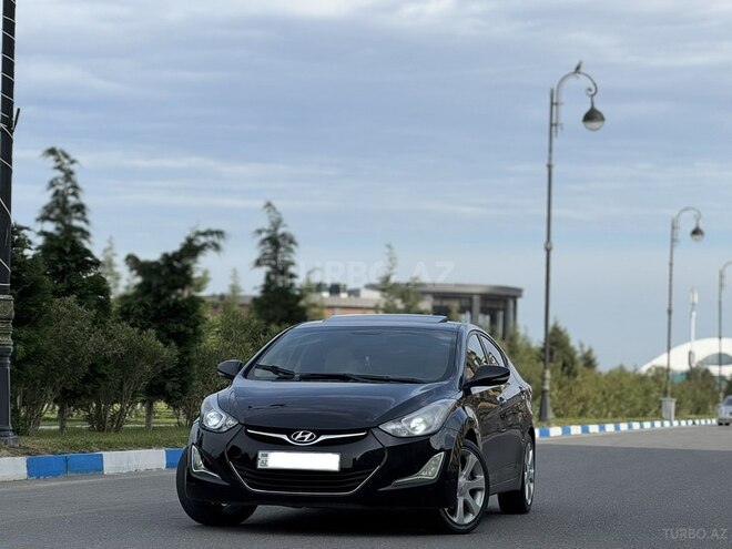 Hyundai Elantra-11