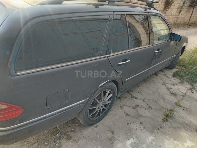 Mercedes E 240-7