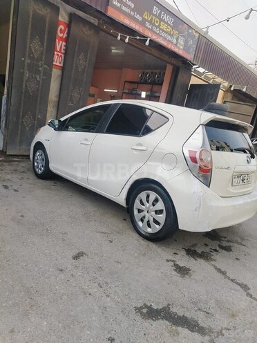 Toyota Prius C-6