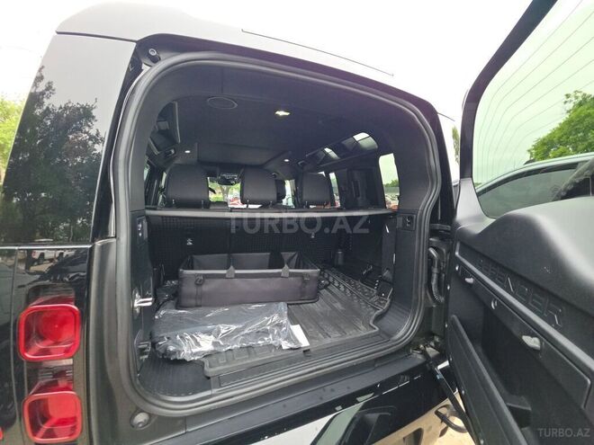 Land Rover Defender-10