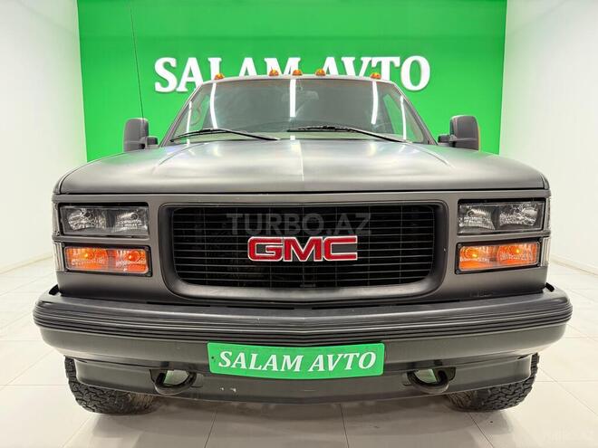 GMC Suburban-2