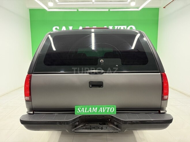 GMC Suburban-5