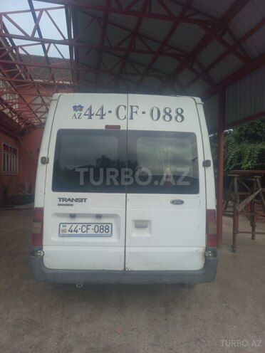 Ford Transit-3