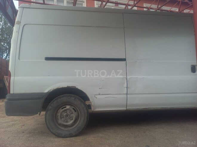 Ford Transit-4