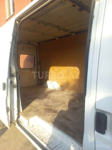 Ford Transit-6