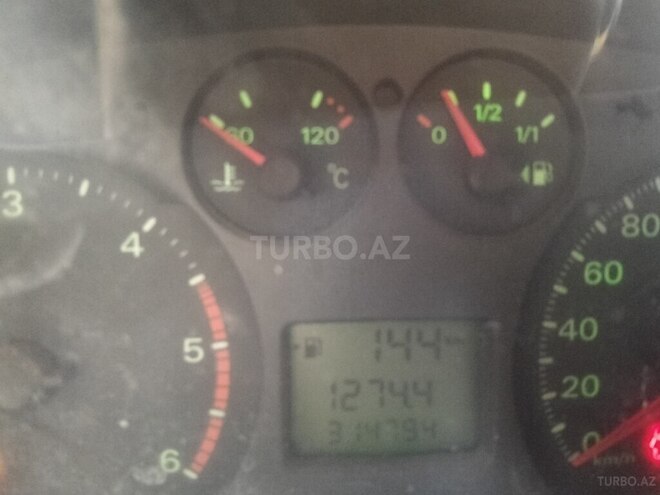 Ford Transit-12