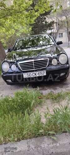 Mercedes E 270-6