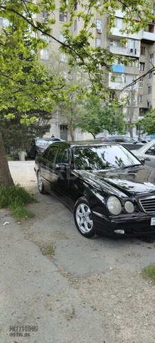 Mercedes E 270-10