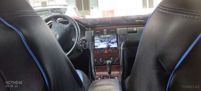 Mercedes E 270-13