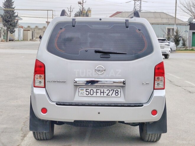 Nissan Pathfinder-6