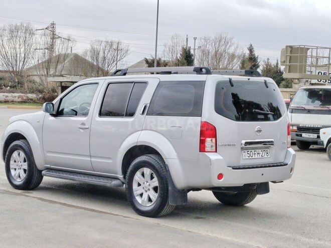 Nissan Pathfinder-7