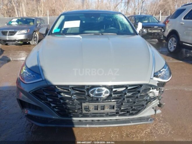 Hyundai Sonata-2