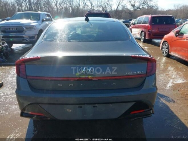 Hyundai Sonata-5